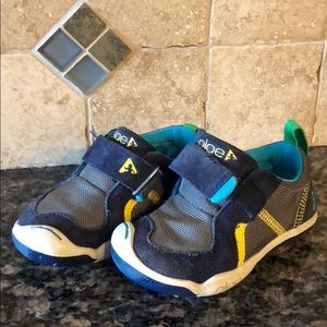 Plae Ty shoes toddler 6.5